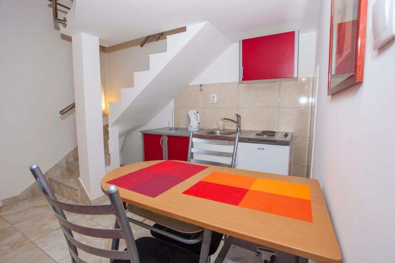 Apartments Lara Подгора Екстериор снимка